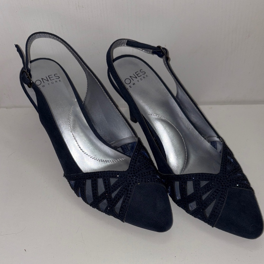 Womens shoes kitten heel Navy Slingbacks#kittenHeels#sparkle# Like new#formal!!